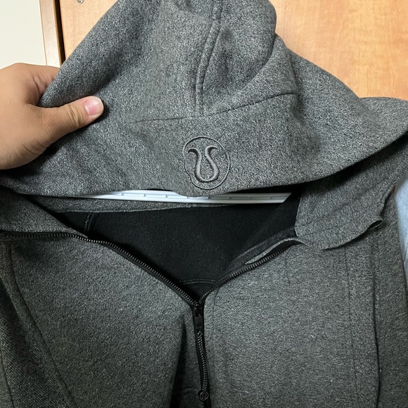 Barley worn cropped lululemon full size scuba - Picture 4 of 4